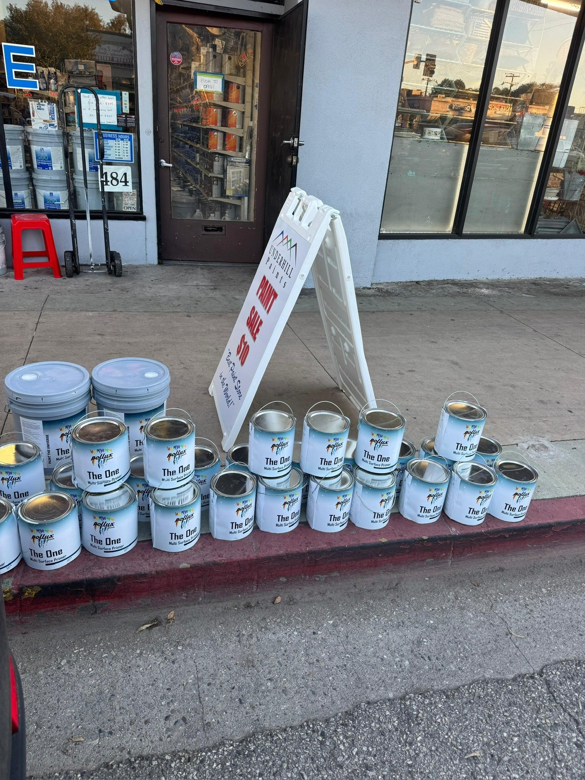One gallon primer for sale only 20$