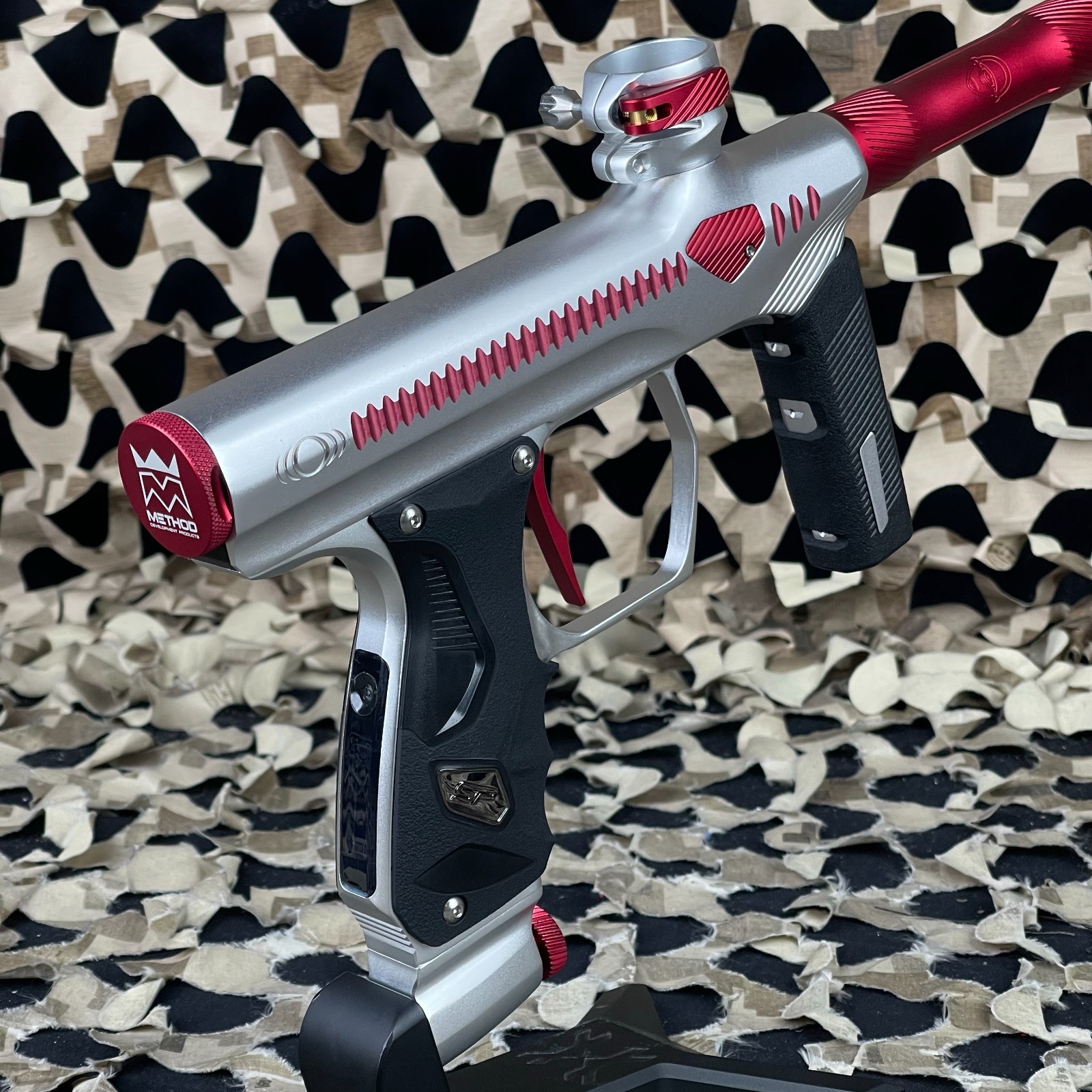 NEW Method DLX Shocker Era Paintball Gun - White/Red