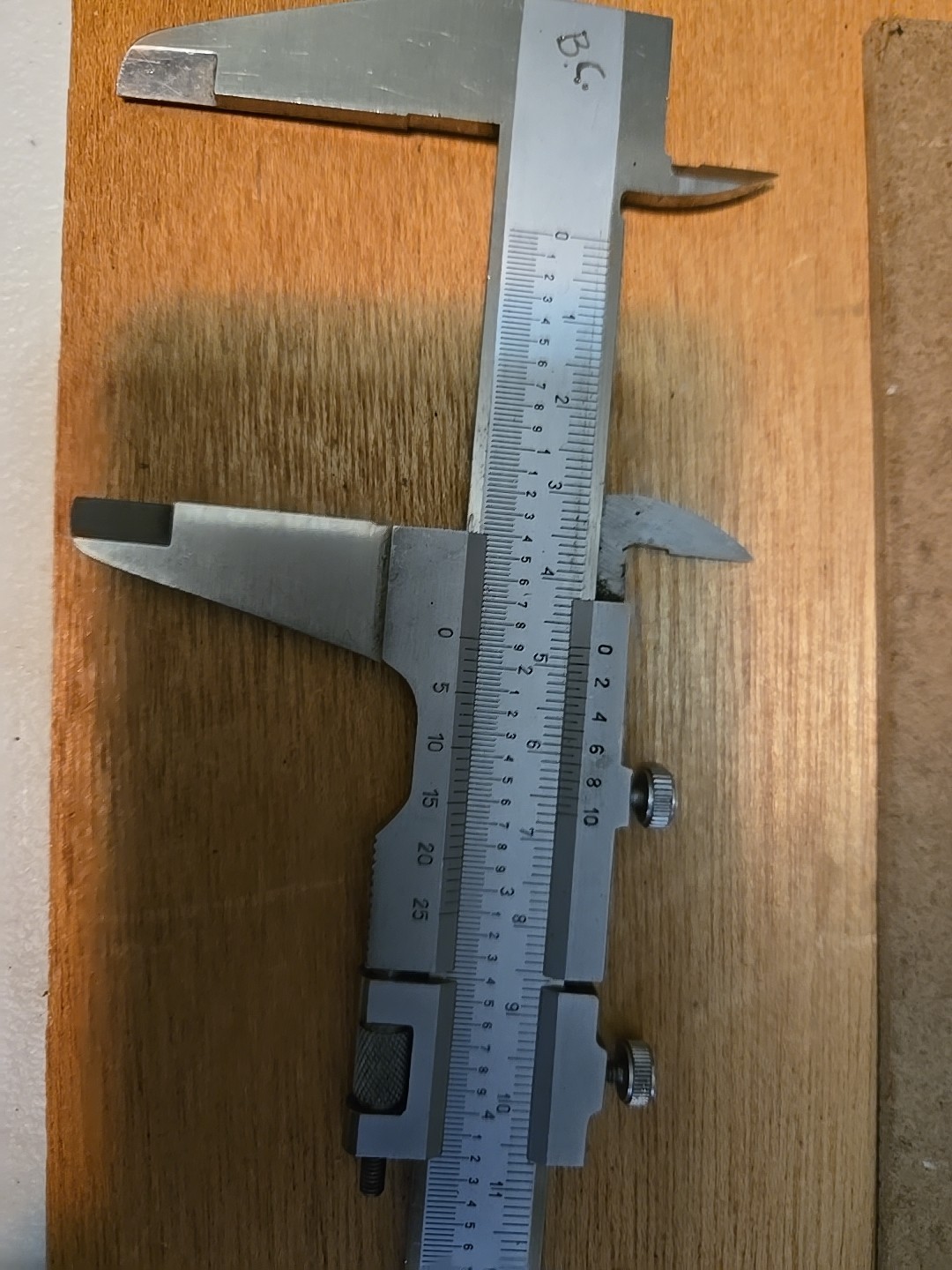 Vernier Caliper w/ Fine Adjustment