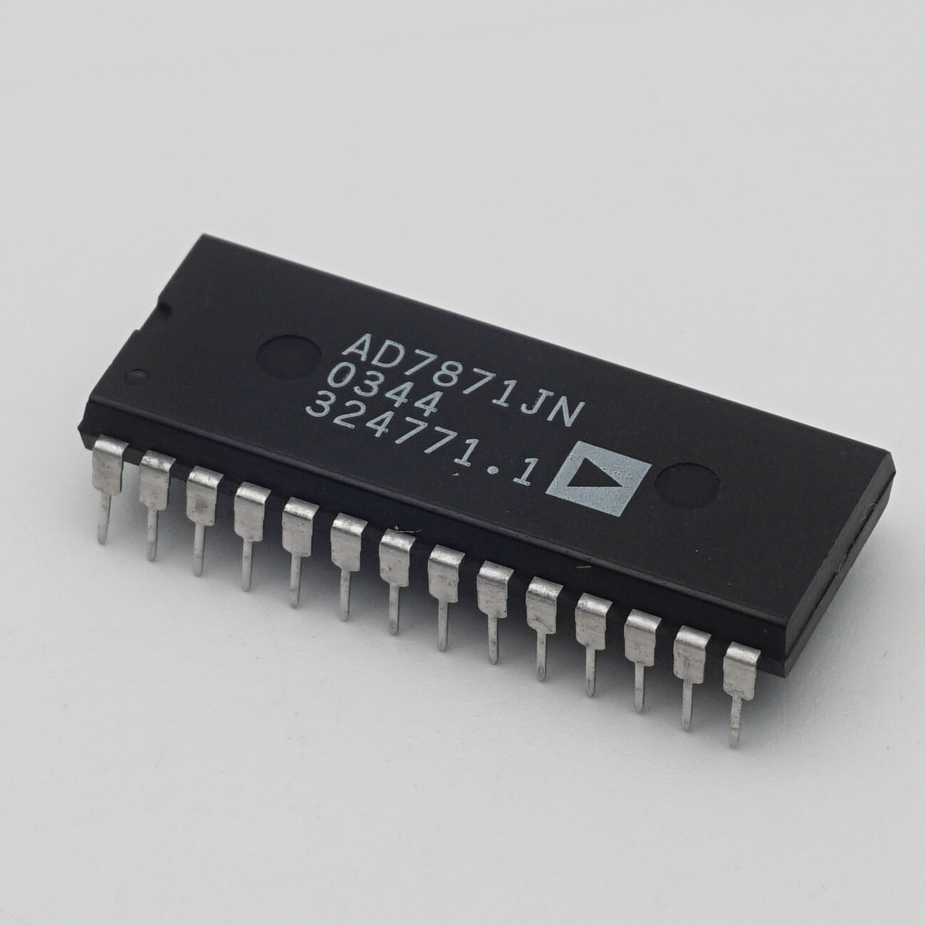 ADI AD7871JN AD7871 Single ADC SAR 83ksps 14-bit PDIP28 X 1PC
