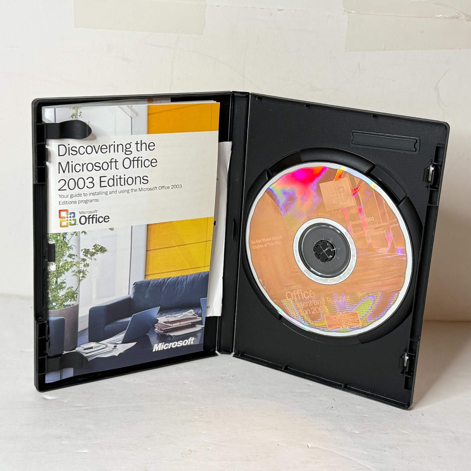 Microsoft Office Student Teacher Edition 2003 w/Key Software CD-ROM PC *B2G2*