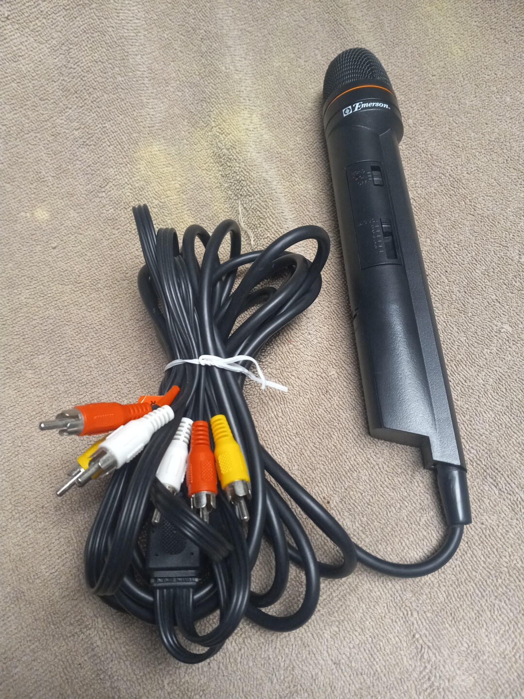 Emerson MM212 Plug N Sing Karaoke Microphone- XBOX 360, XBOX, PS3, PS2