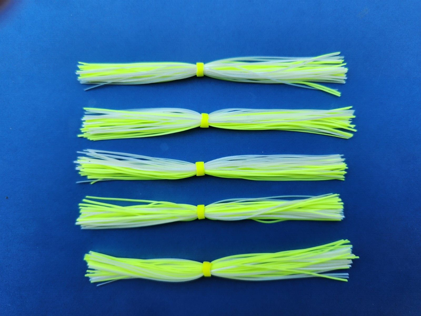 5 silicone Skirt CHART/PEARL WHITE #5-9390 Lure Spinnerbait Buzz Tackle