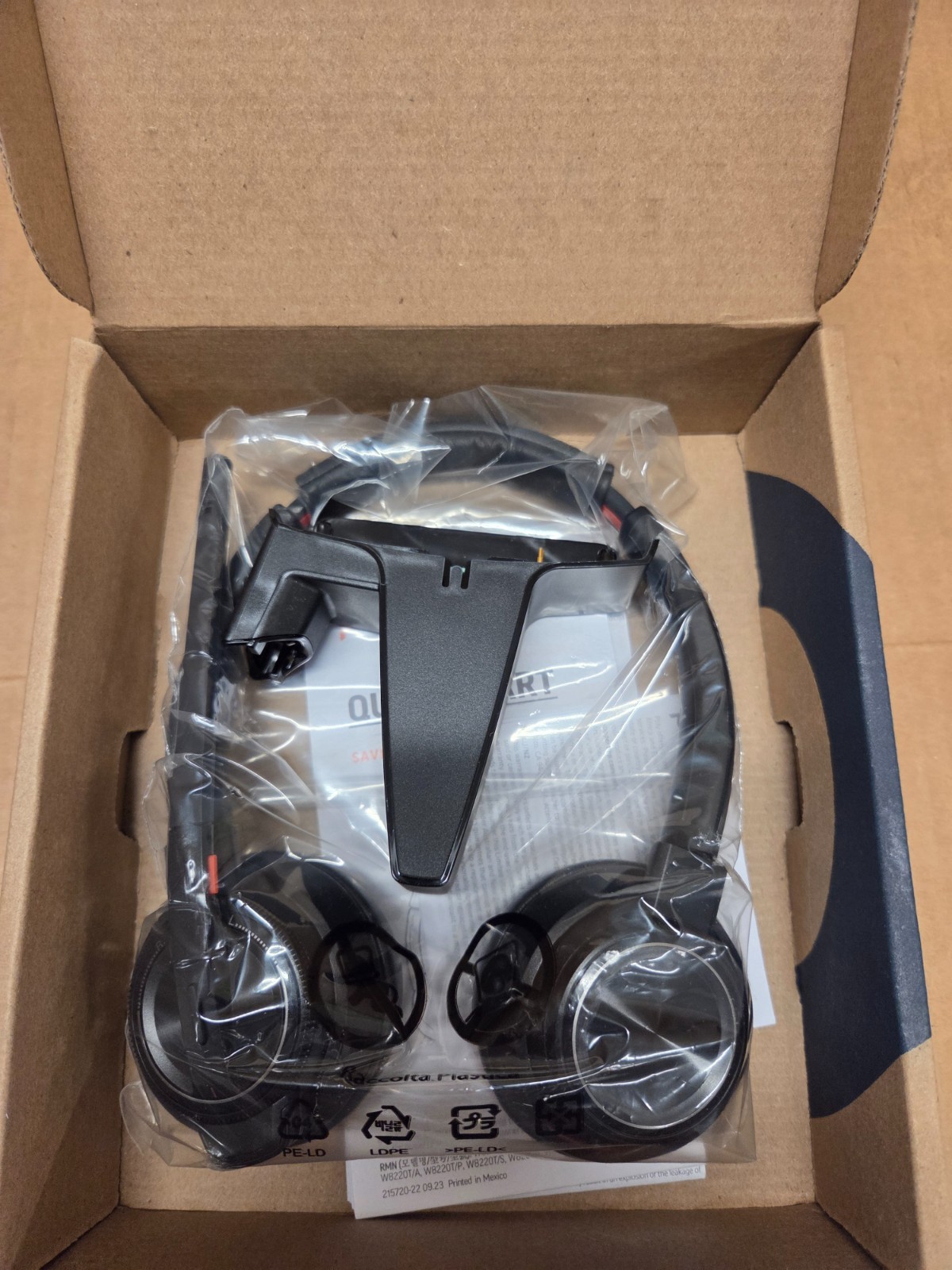 LOT OF 2 Poly W8220 Headset & Charging Cradle 85T31AA#ABA