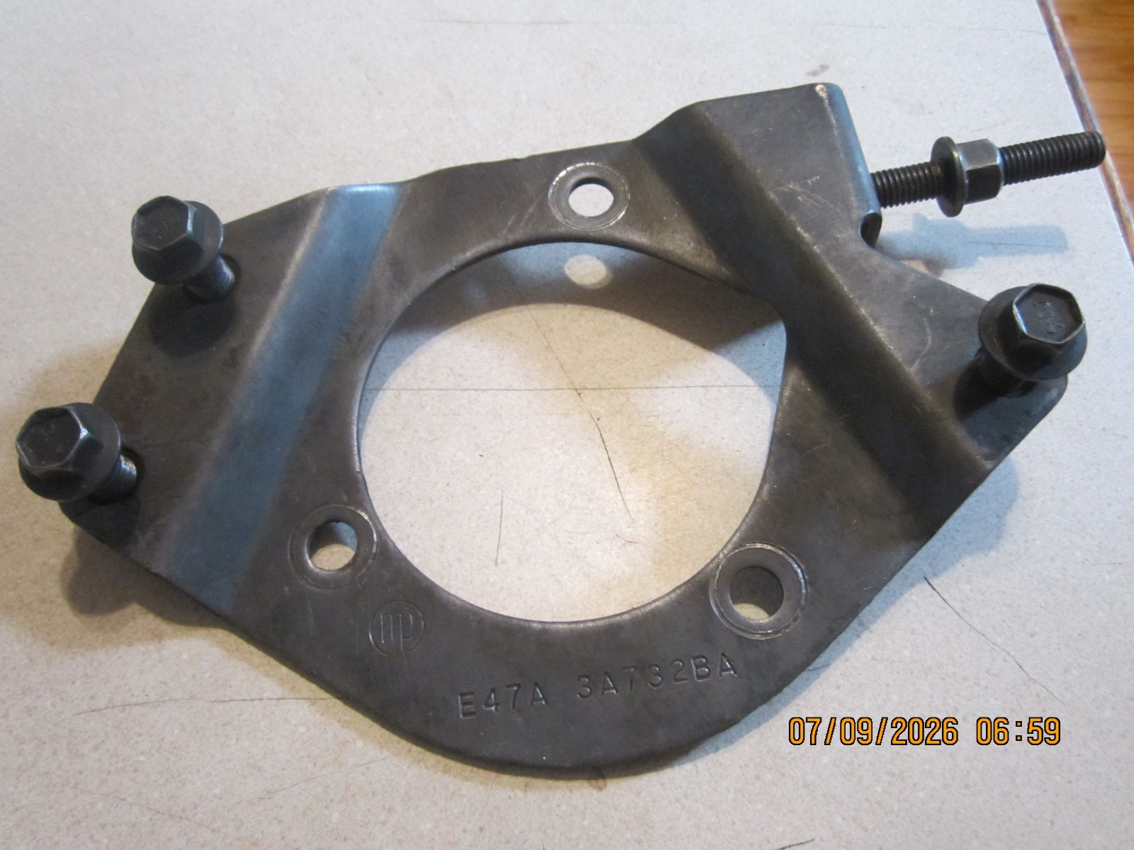 1983-1987 Ford Bronco II RANGER 2.8L POWER STEERING PUMP MOUNT  OEM E47A-3A732BA