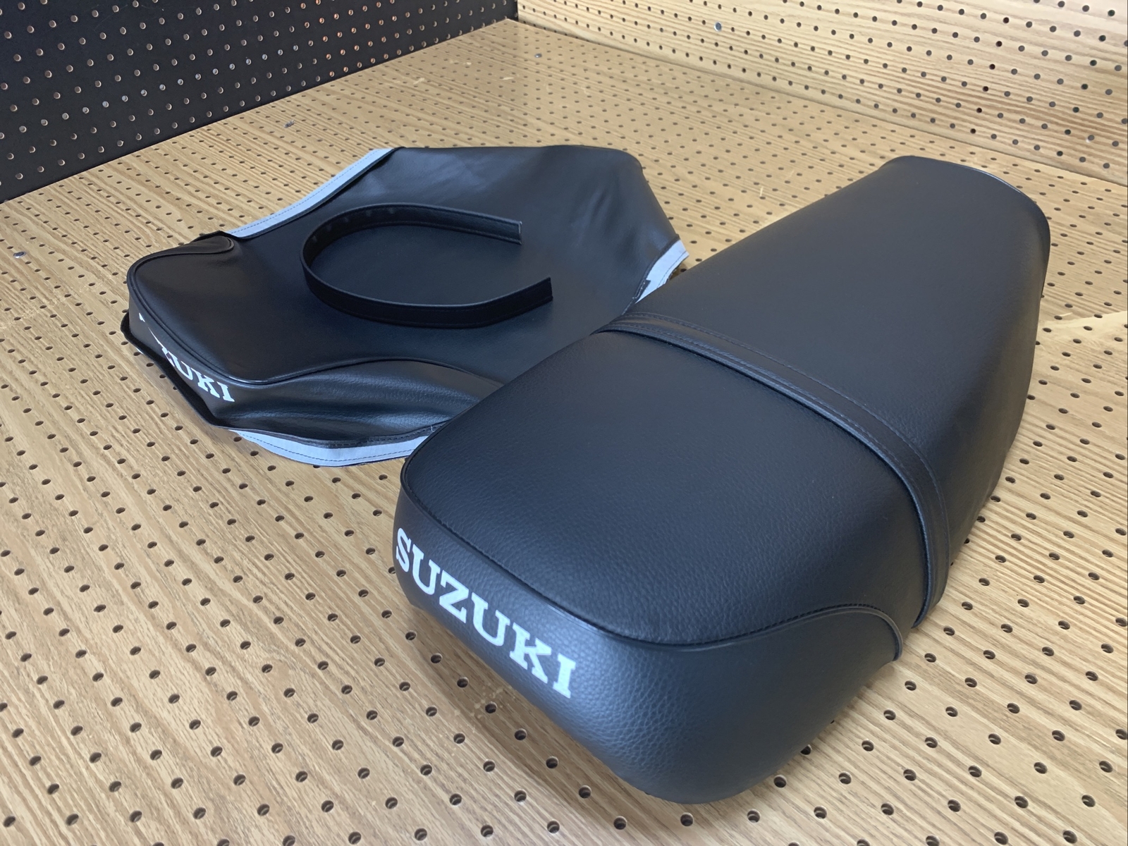 SUZUKI  ts125 ts185 tc125 TS185 seat cover with strap 1974 to 1976 (S*-29)