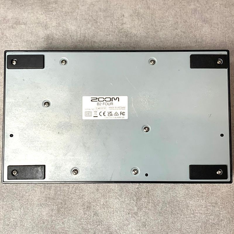 ZOOM B2 FOUR 931403