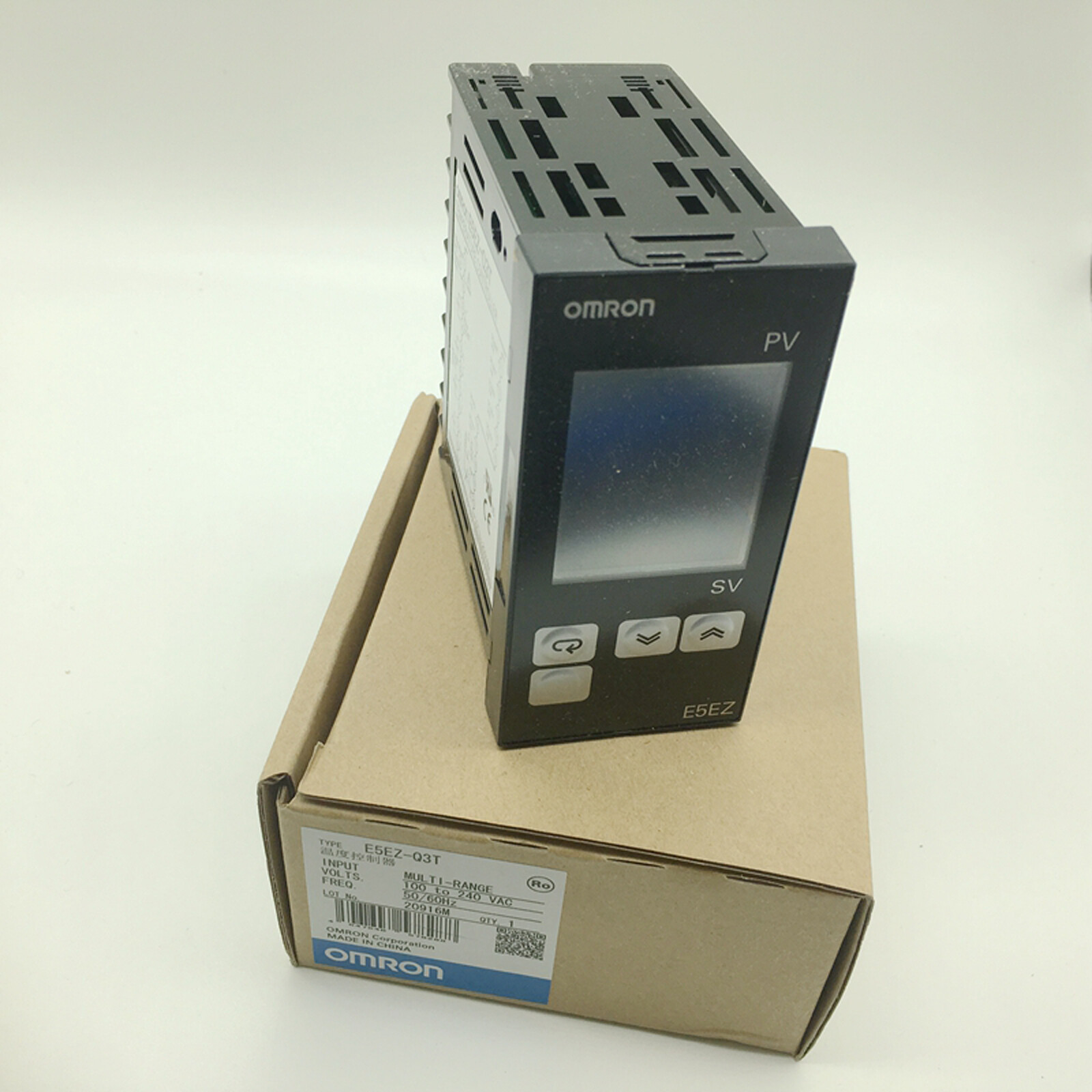 Omron E5EZ-Q3T Temperature Controller New One  E5EZQ3T