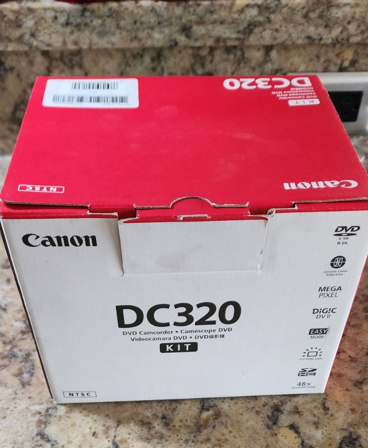 Canon DC-320 Camcorder DVD KitDolby Digital EUC