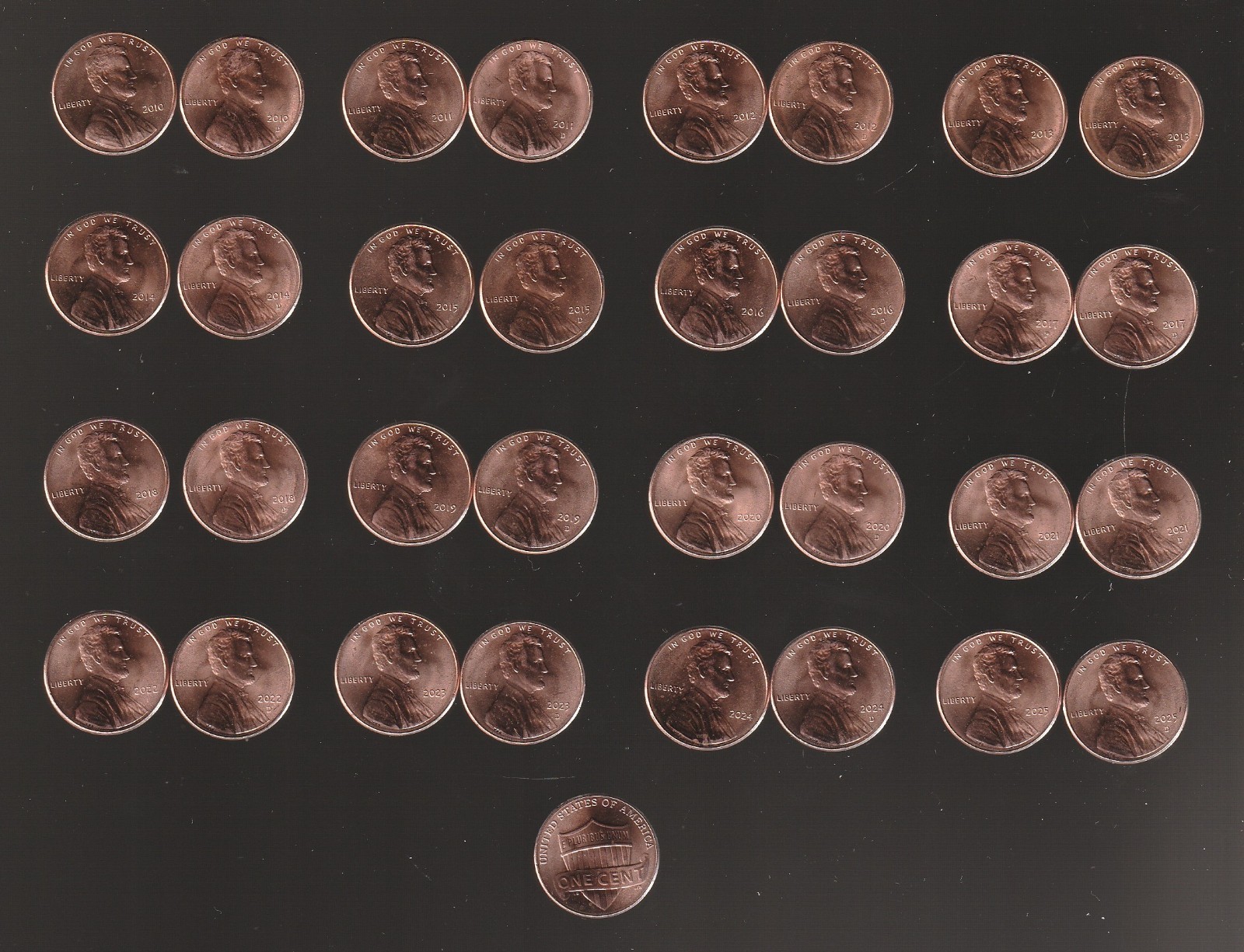 UNCIRCULATED  SHIELD  LINCOLN CENT SET   2010PD thru 2025PD = 32 COINS