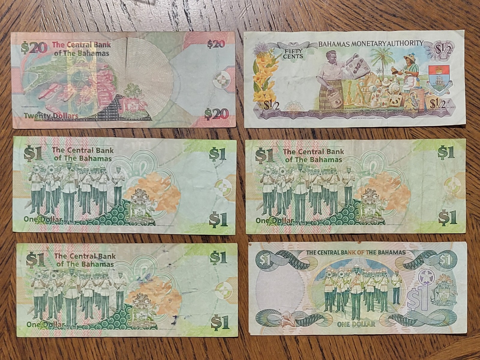 World Banknote lot from Bahamas.