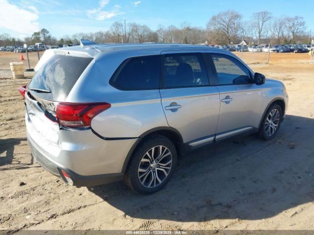 OUTLANDER 2017 Glove Box 4944629