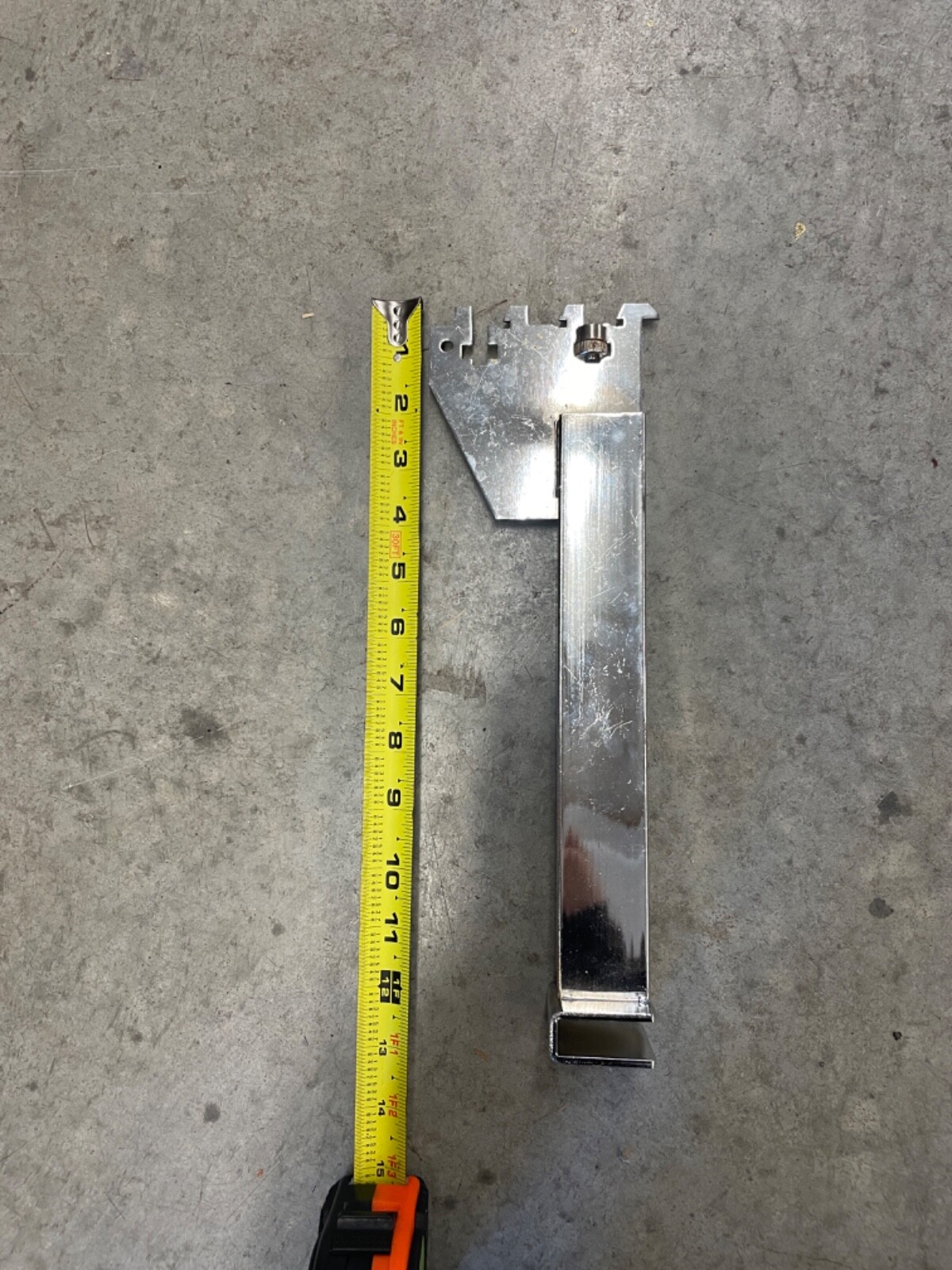 NAHANCO CR8 13” bracket for rectangular shelving