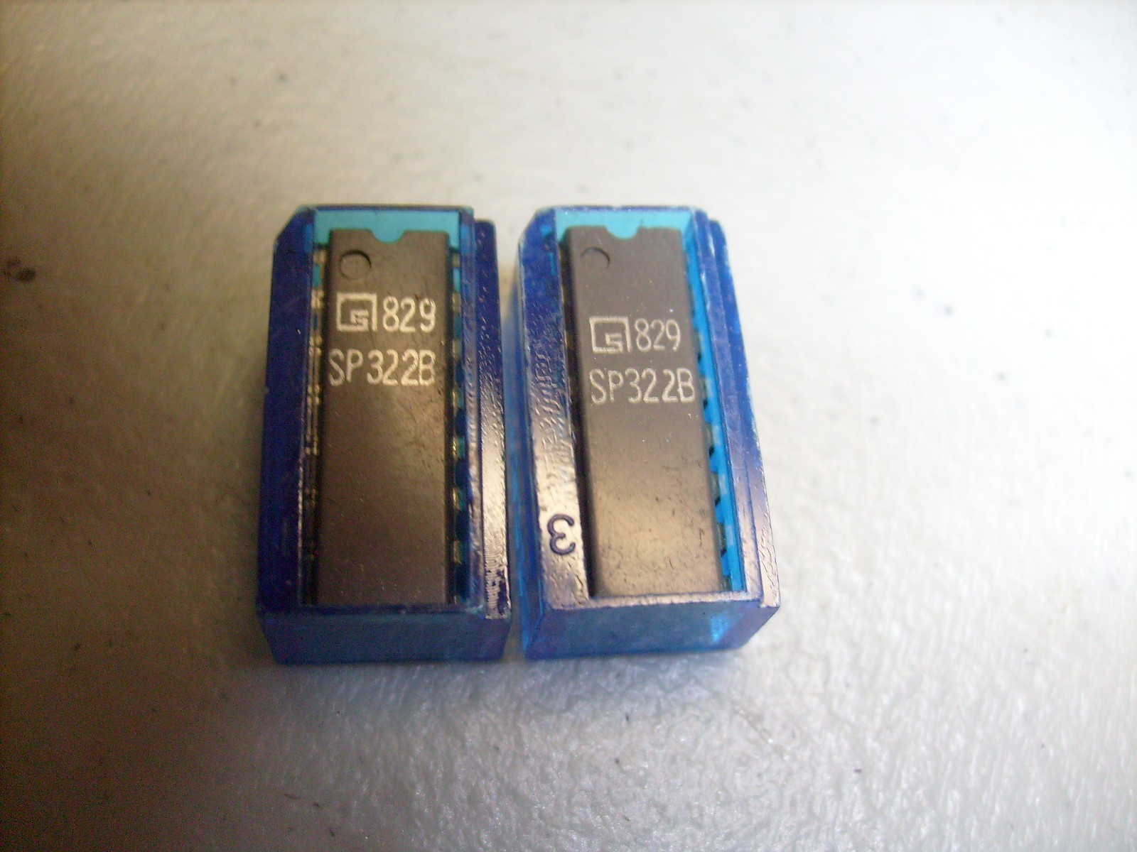 PAIR SIGNETICS SP322B / SP322B IC CHIP