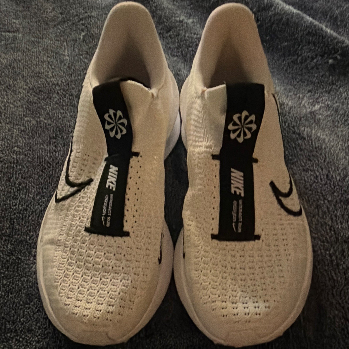 Nike Interact Run Slip On Low Top Athletic Sneakers White/Black Swoosh