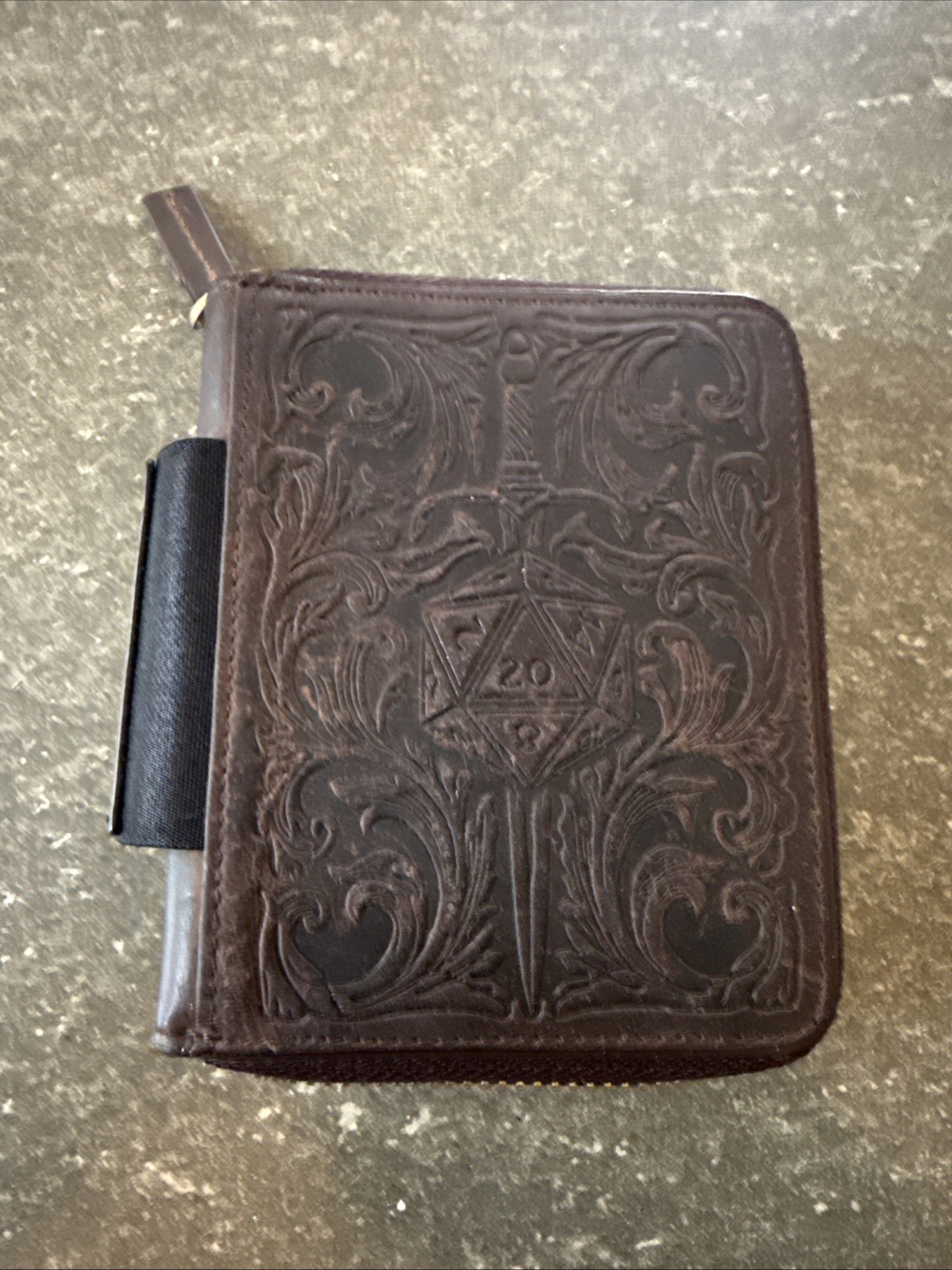 GameTee Dagger & Dice Zipper Wallet Gaming Accessory Storage Travel Brown Leathe