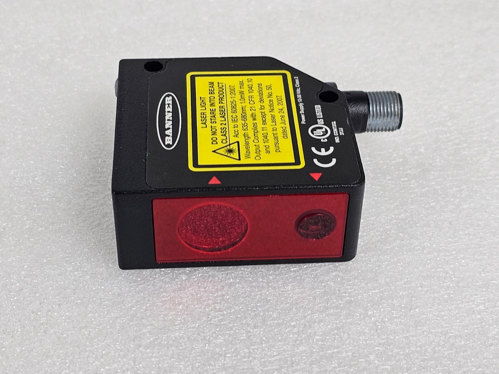 1PC BANNER L-GAGE LE550 Displacement Sensor