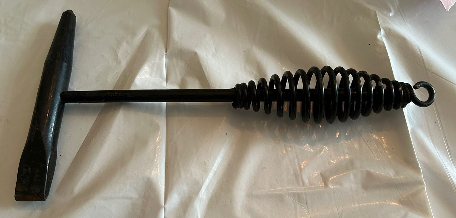 WELDER'S SLAG/ CHIPPER HAMMER BLACKSMITHING - VINTAGE
