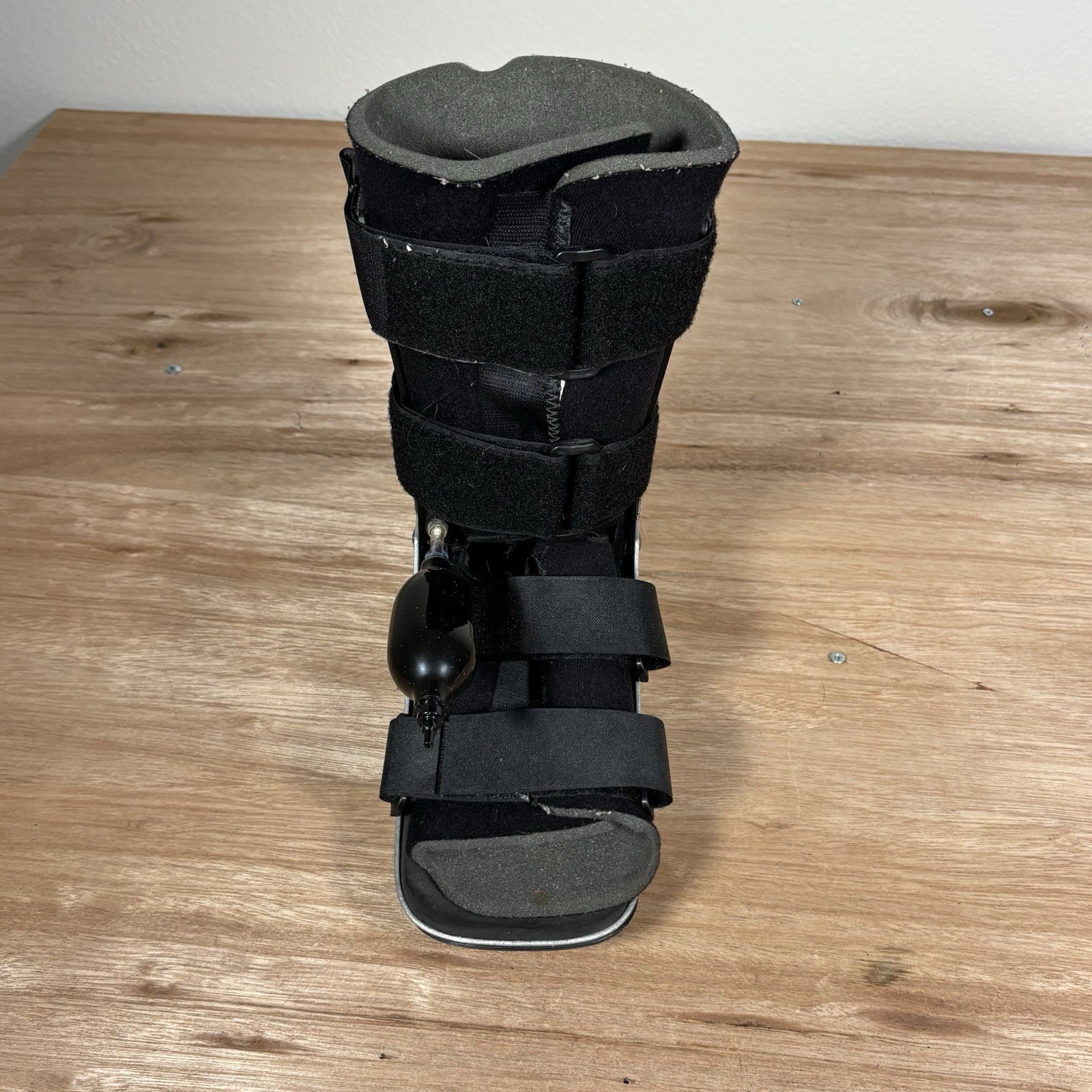 Bledsoe Lower Leg Brace Air Medium Pre-Owned