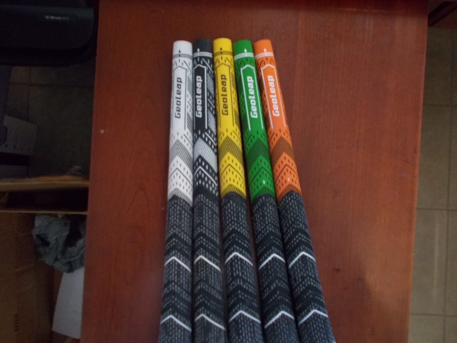 13- NEW MIDSIZE YELLOW Geo Leap Hybrid Golf Grips