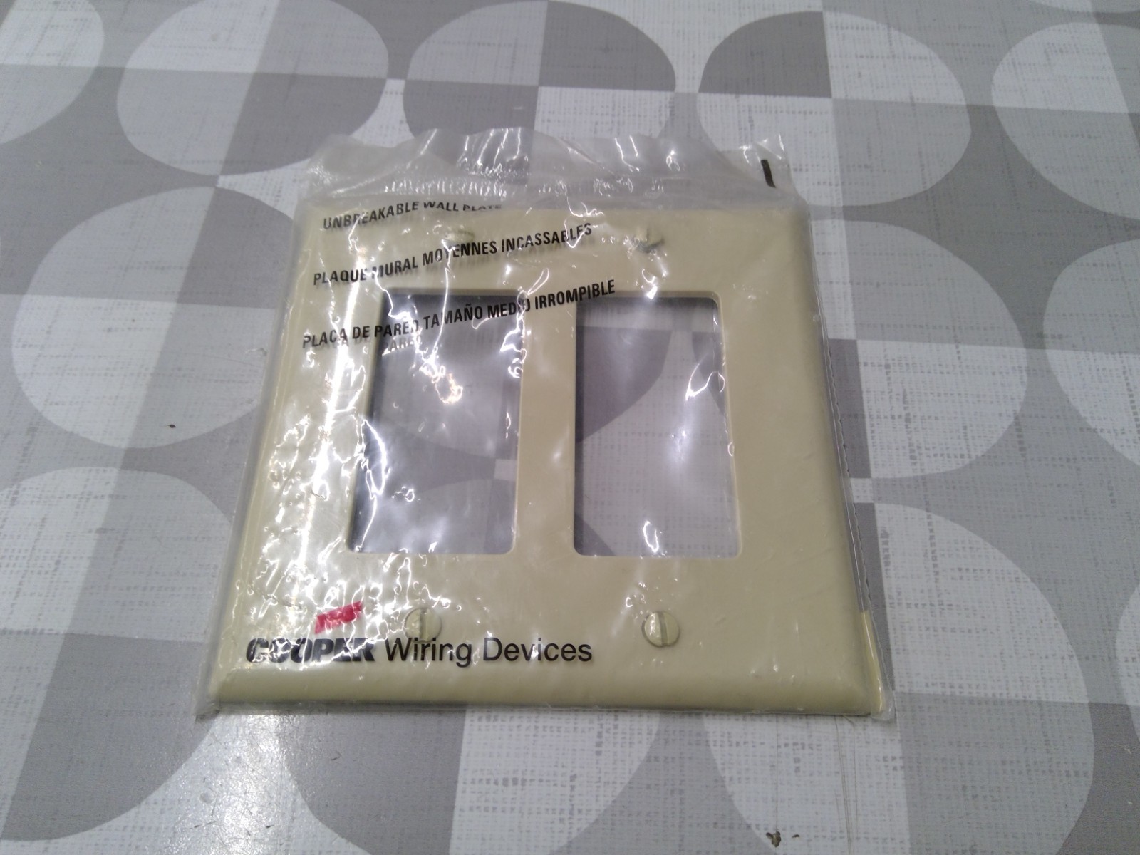 COOPER Unbreakable Mid-Size Ivory Wallplate Cat NO: PJ262V *FREE SHIPPING*