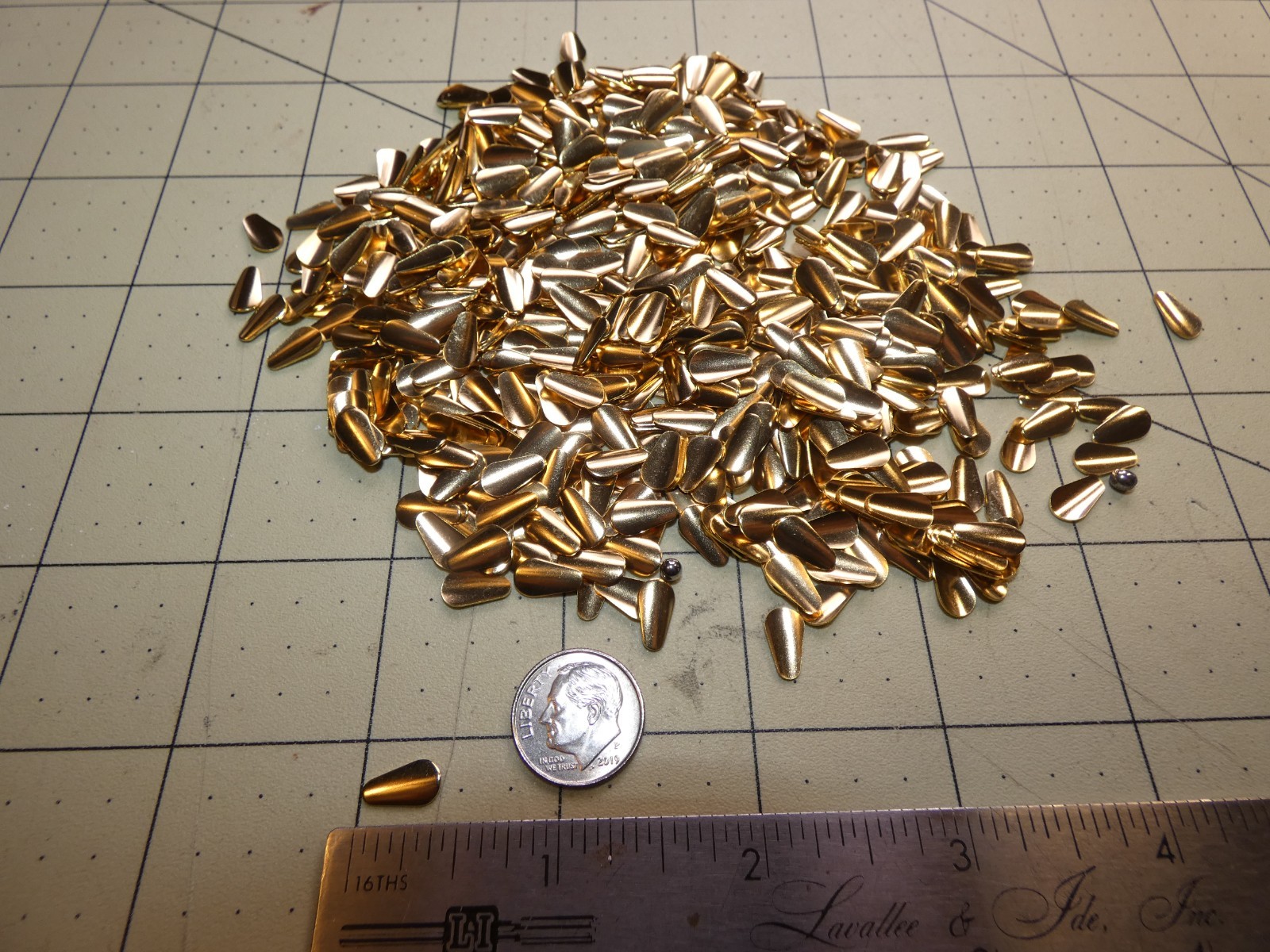 TEAR DROP ICE BLADES ICE JIG BLADES SMALL TINY BRASS GOLD SIZE M-7 100 PCS