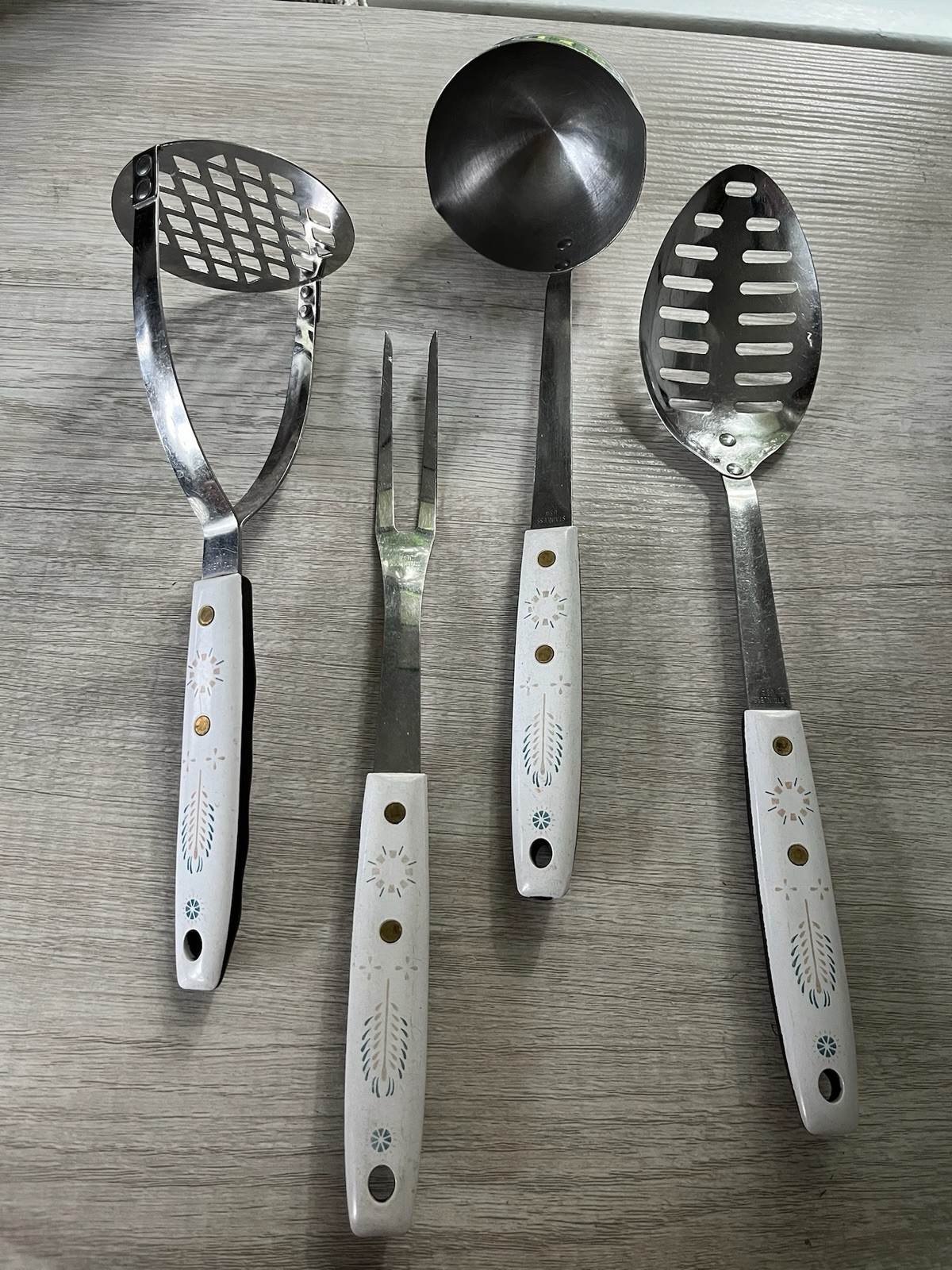 Vintage Utensils Set of 4 Wheat Rare Stainless w/ Plastic Handles USA