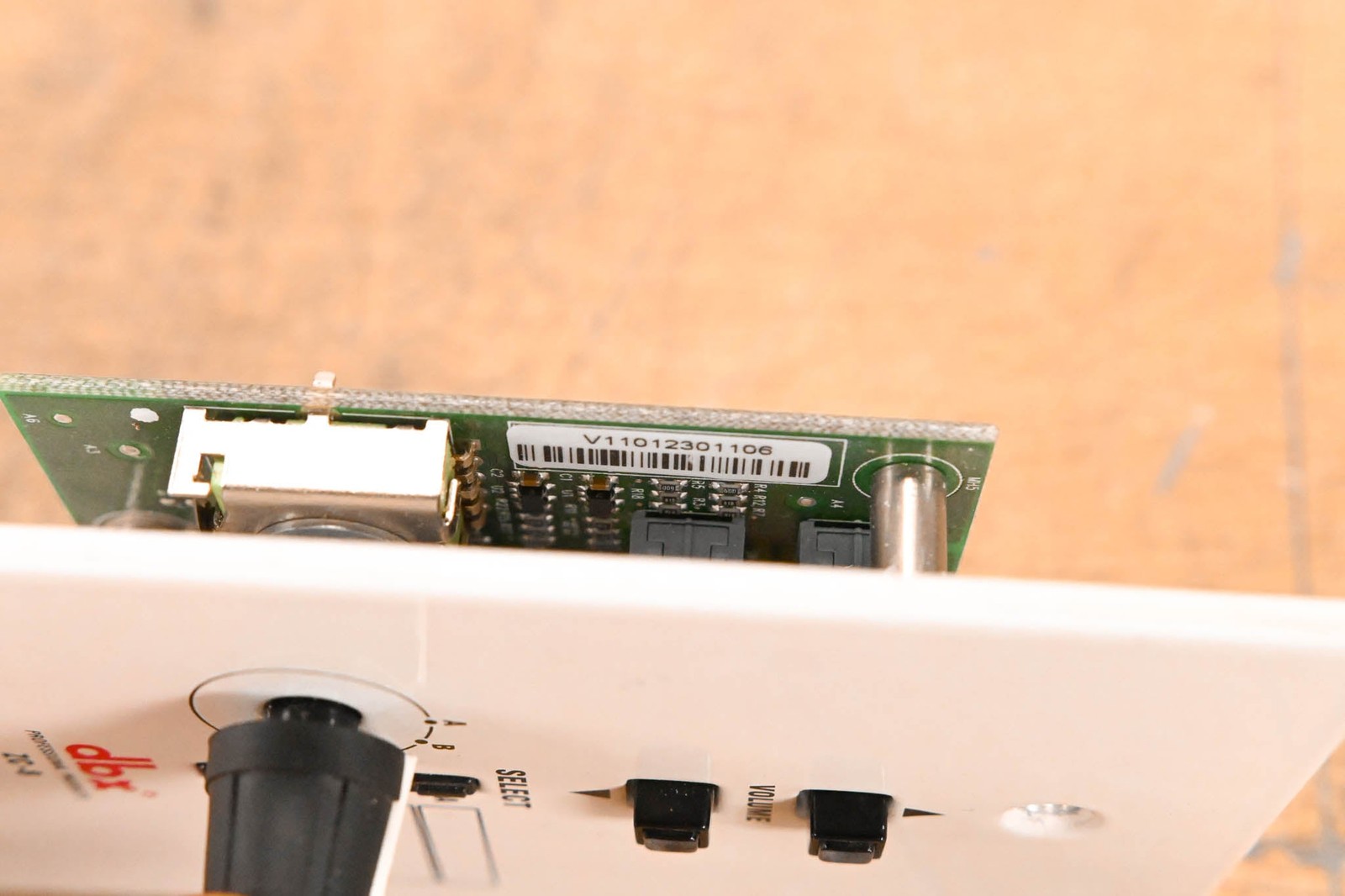 dbx ZC-8 Wall-Mounted Zone Controller CG01SP6