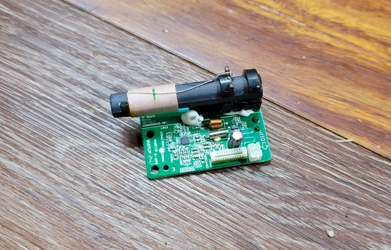 DEWALT PC ASSEMBLY RF BOARD FOR DCR025 20V BT Radio Charger DWB-5140193-69