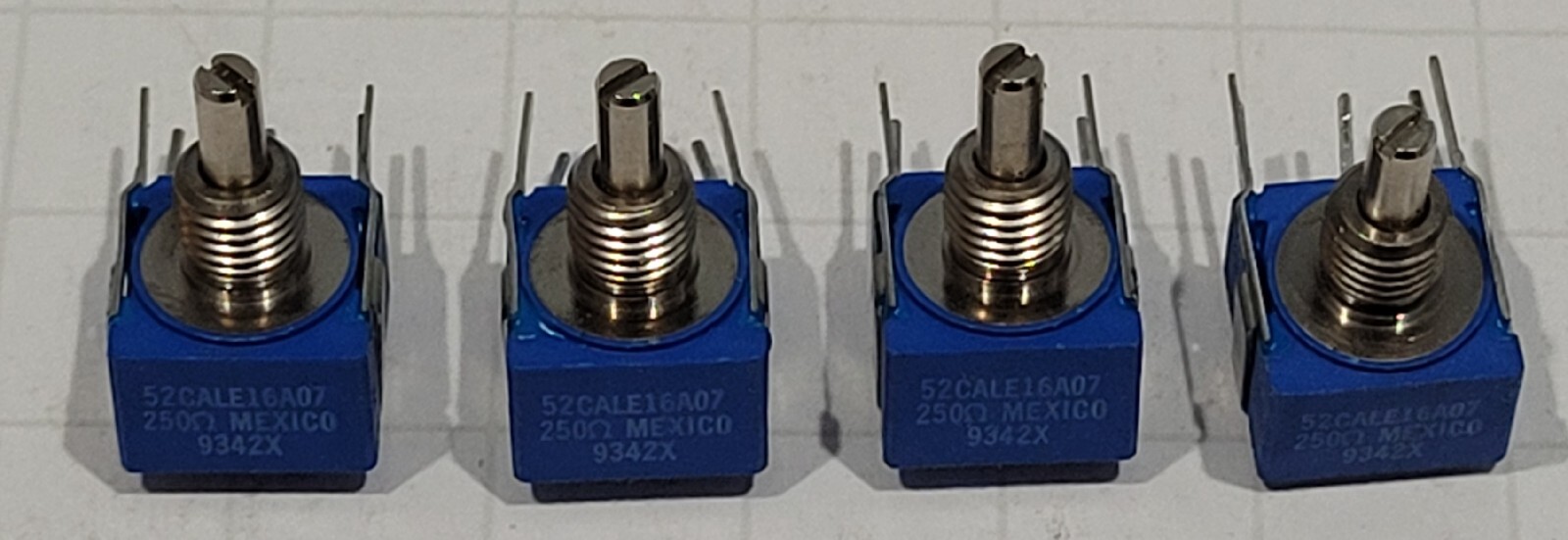 x4 BOURNS 52CAL-E16-A107 250 OHM  9342X SWITCHES NEW
