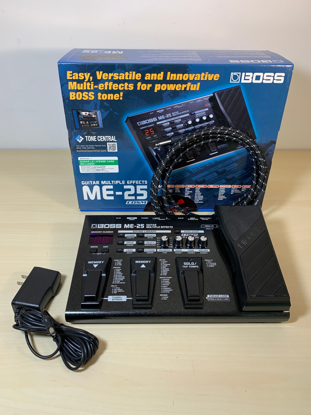 BOSS ME-25 Guitar Multi-Effects Processor w/ box + Inst Cable + 9v Power Adaptor