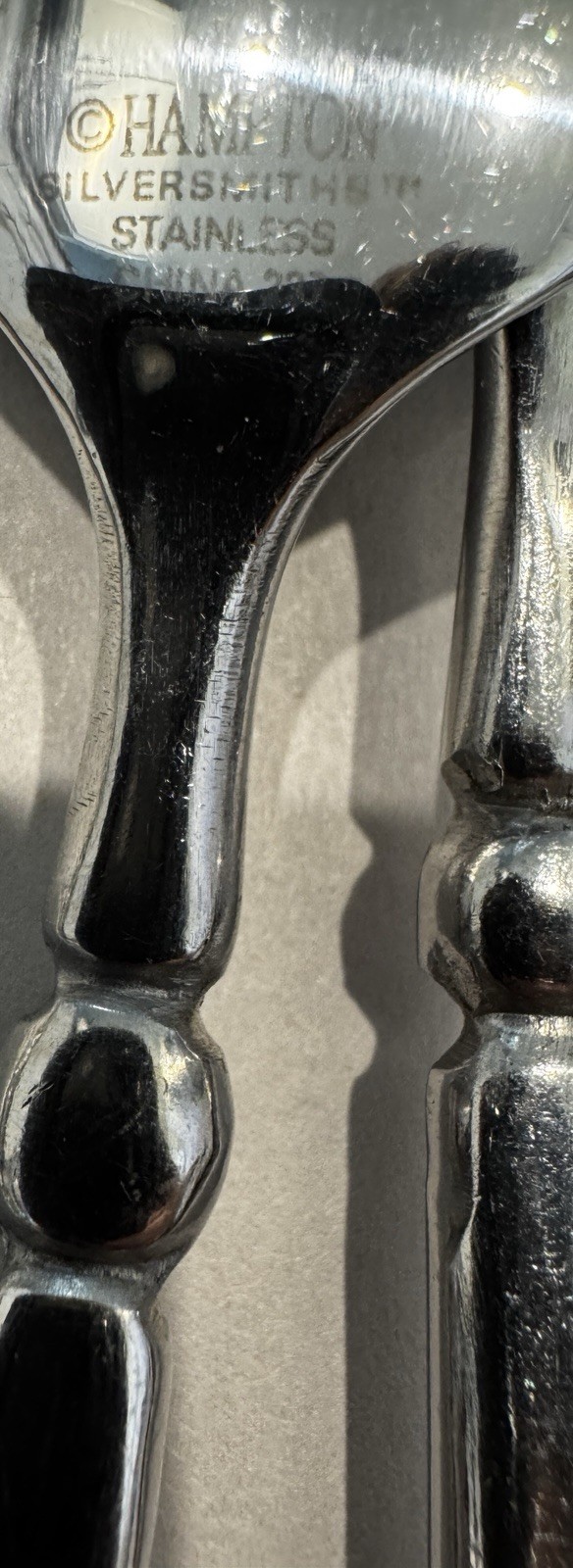 Hampton Silversmith Dominique Mirror Stainless Flatware Spoon Fork Serving 38