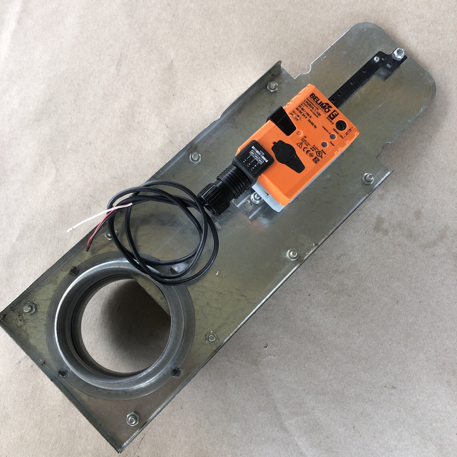 Belimo LHQB24-1-100 Damper Actuator Assembly , 22 lbf AC/DC 24 V