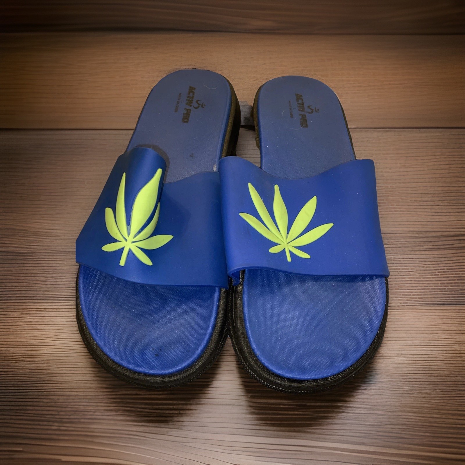 Activ Pro Sandals Mens Size L Blue W/ Green Marijuana Leaf Great Condition