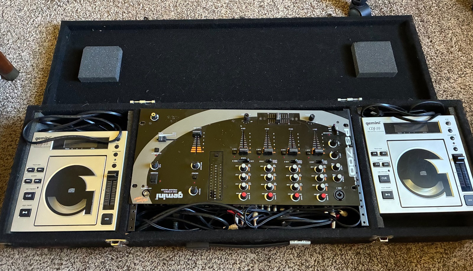 GEMINI CDJ 10 x 2, WITH HARD CASE & MIC DJ CD MIXER SYSTEM SETUP