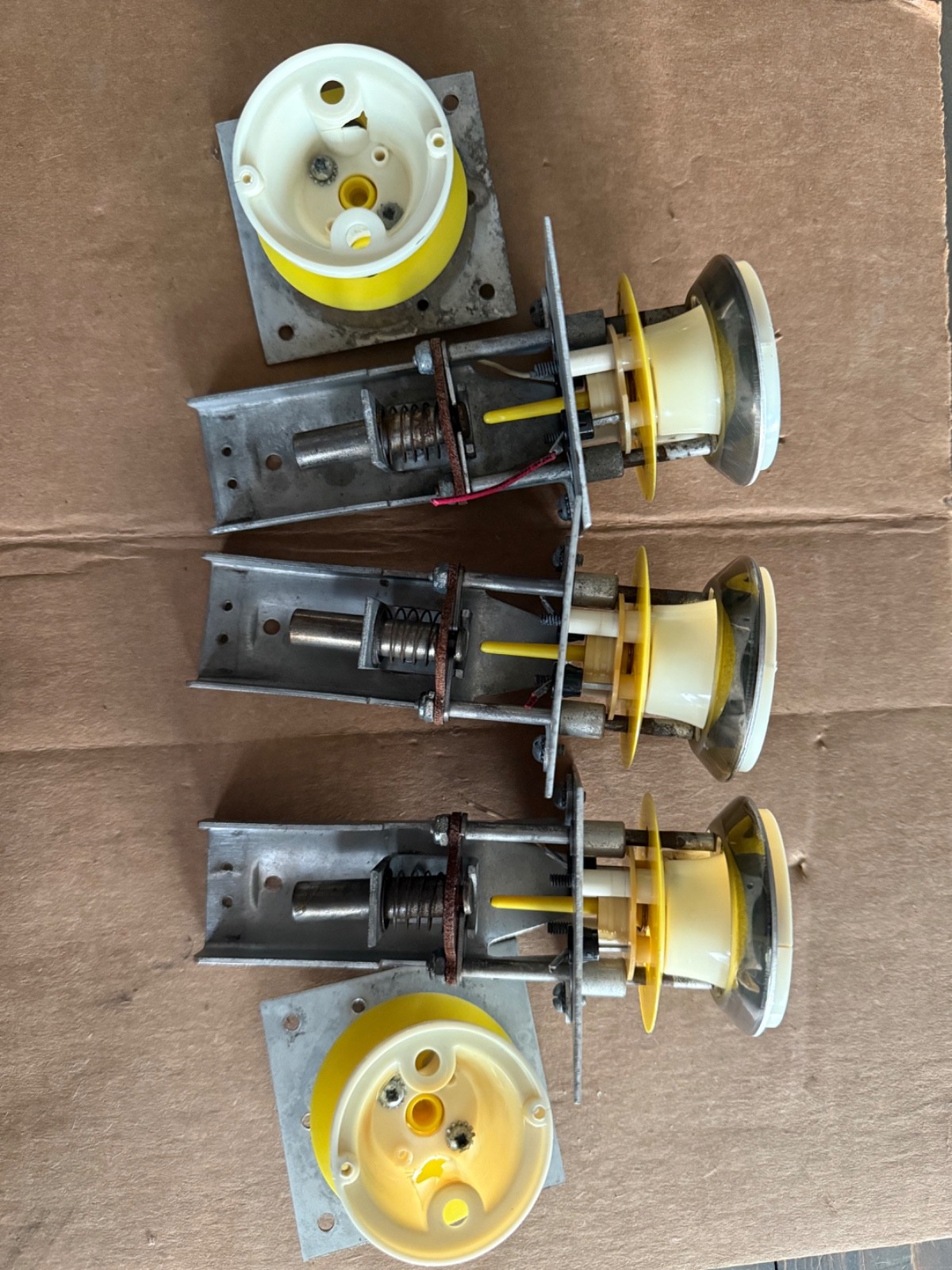 3x classic STERN Pinball Machine Pop Bumper Assemblies + parts