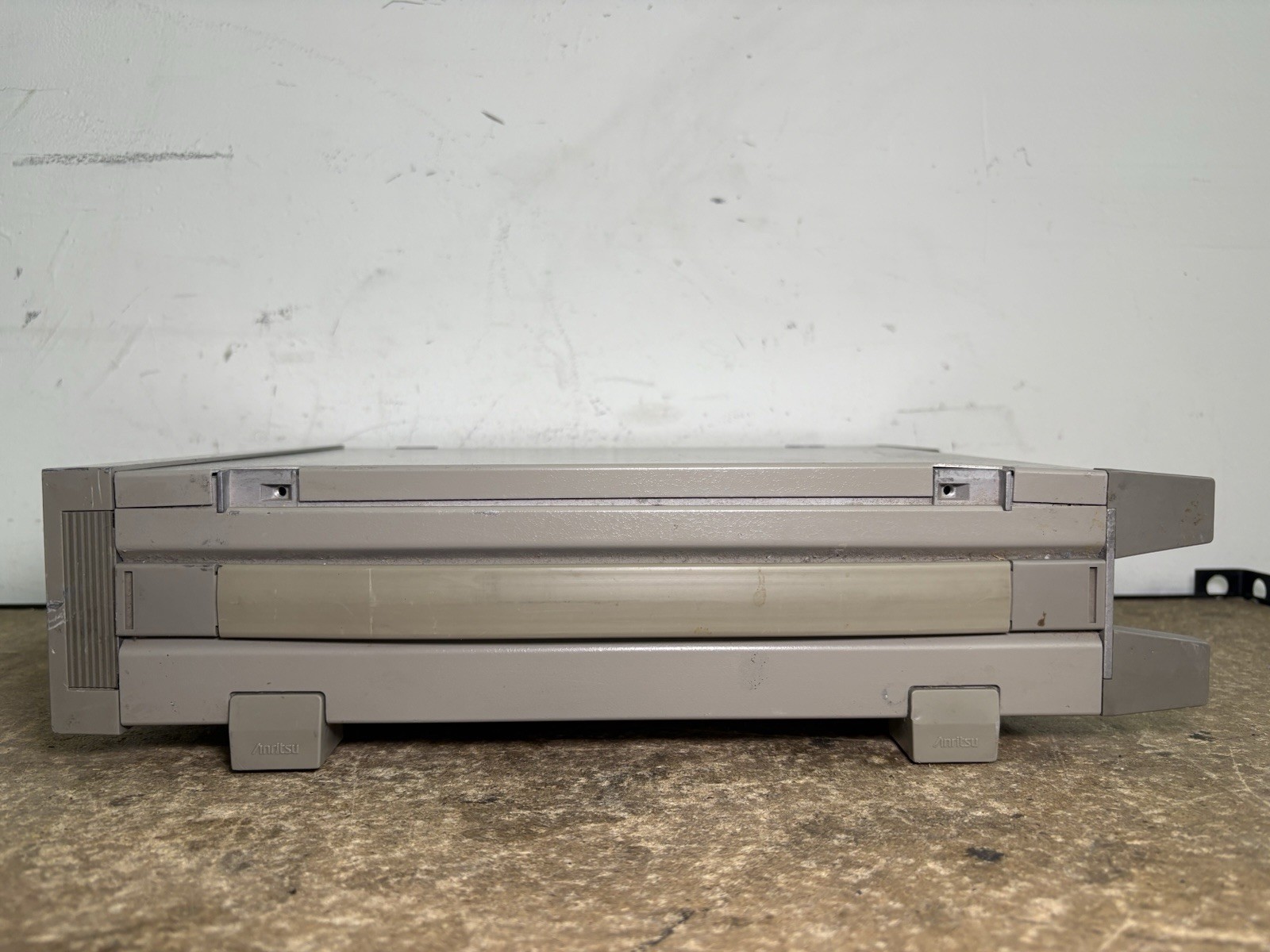 Anritsu MH680B Tracking Generator