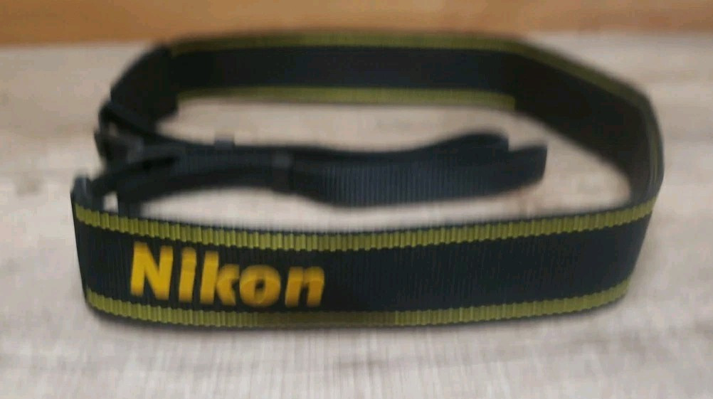 Nikon Camera Strap Black & Yellow Shoulder Neck Strap 36" Long Pre-owned VG