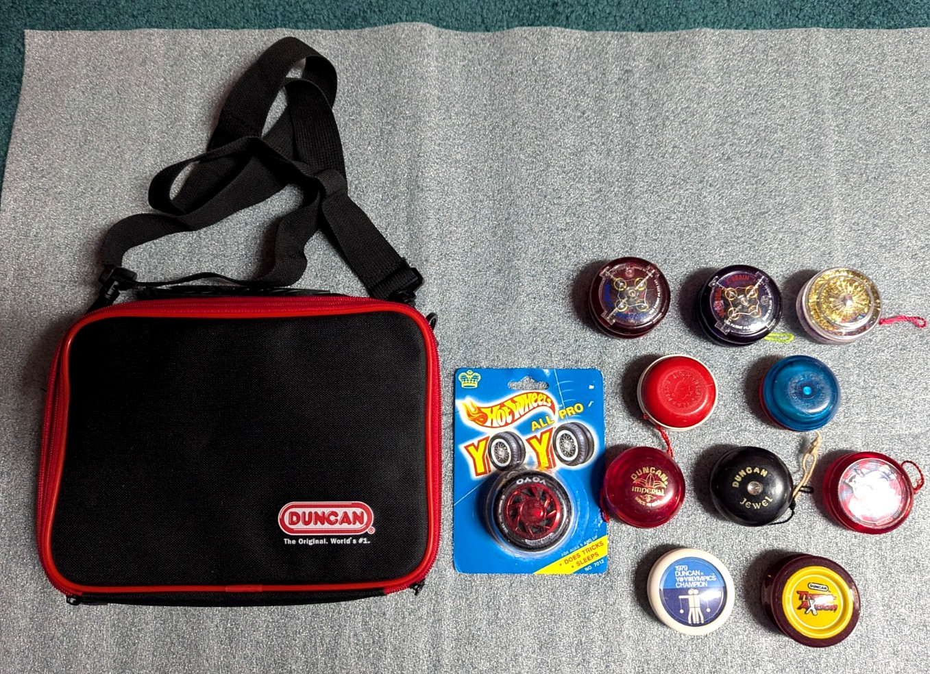 Lot Of 11 Yo-Yos W/Duncan Carry Bag- Yomega, Duncan Olympics, Dell, And MORE!