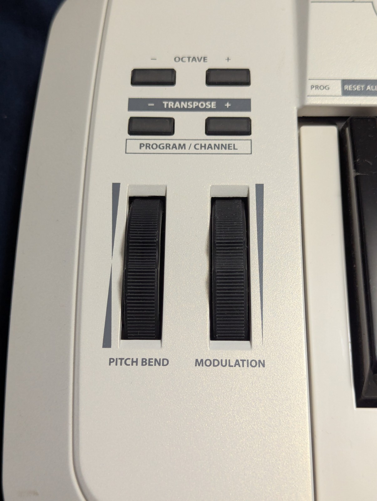Samson Carbon 49 USB White MIDI Keyboard Software Controller