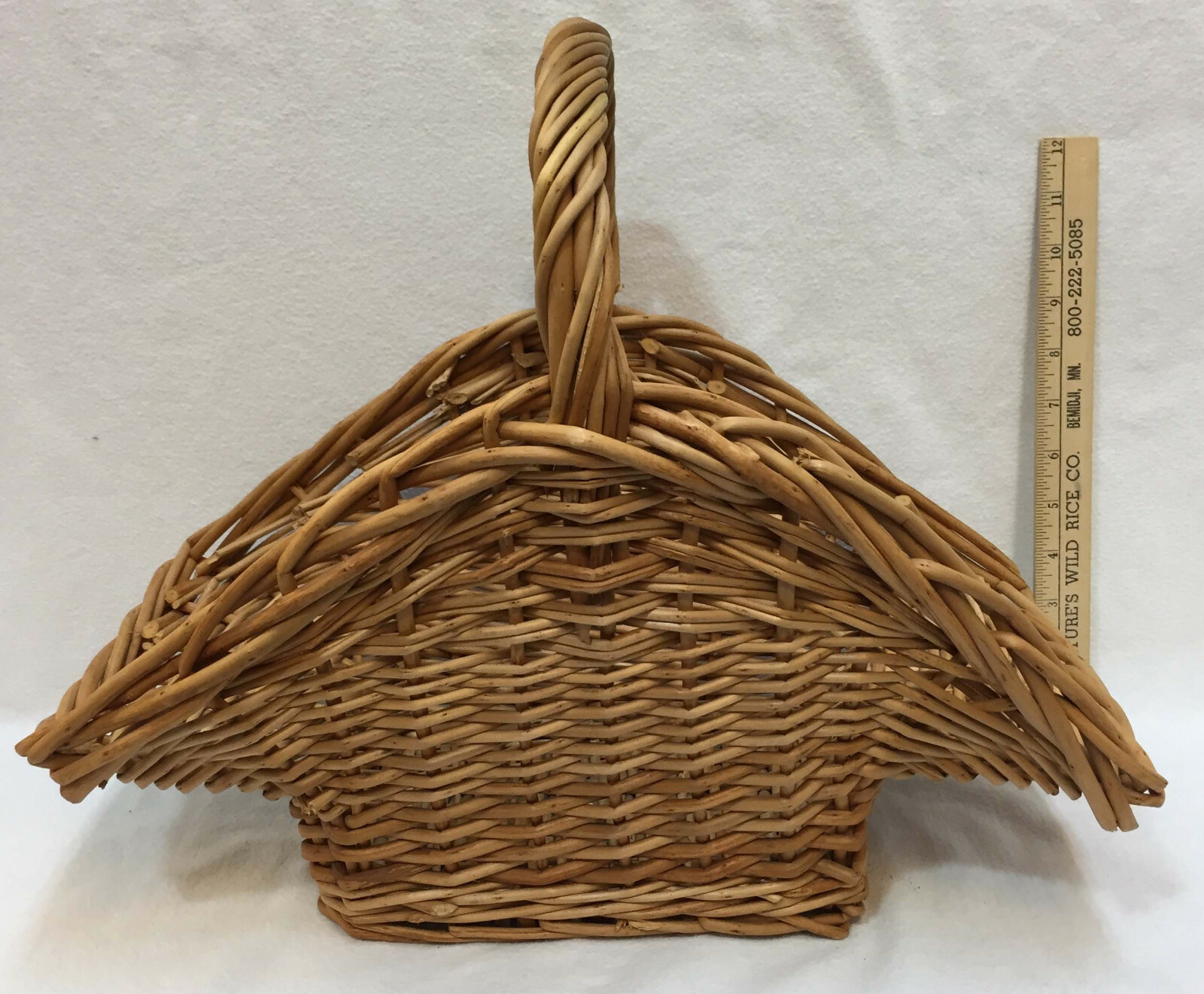 Basket Woven Natural Reed Wood w/ Fixed Handle 14" Tall Brown Tan Flower