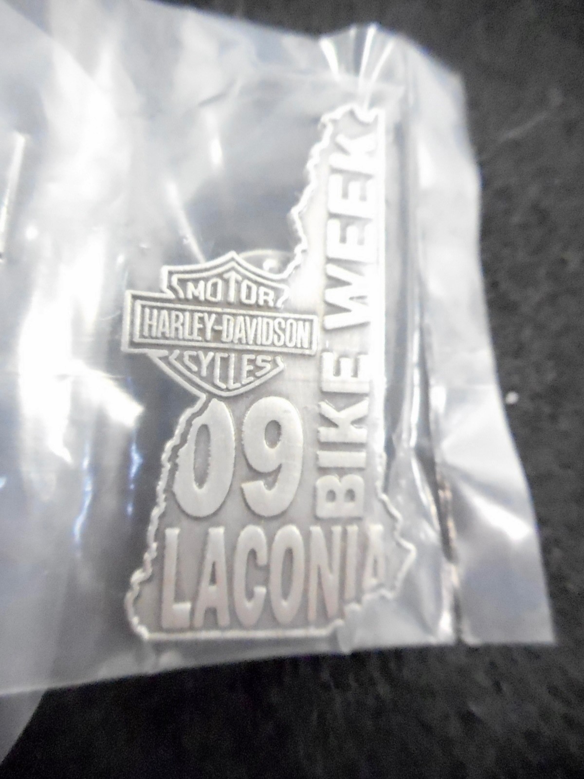 LACONIA BIKE WEEK 2009 H.D. HAT/ LAPEL PIN  1.5"