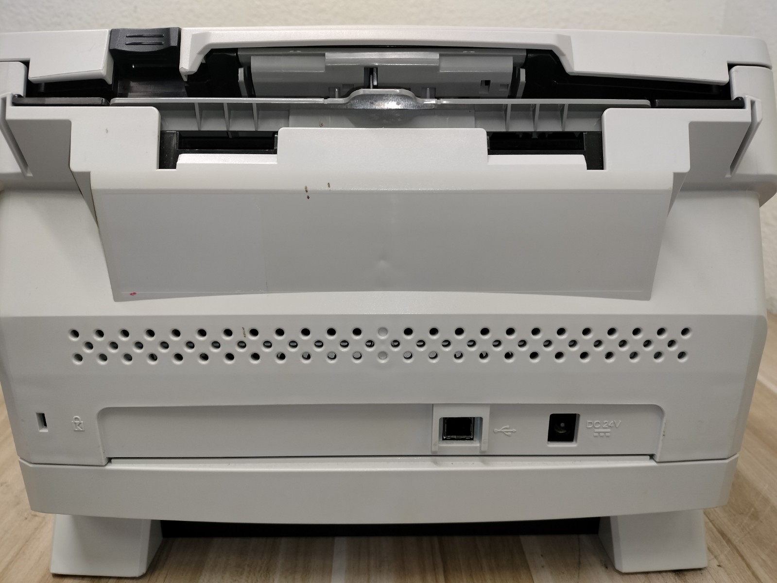 Fujitsu fi-6230 ADF & Flatbed Color Duplex 600dpi Document Scanner