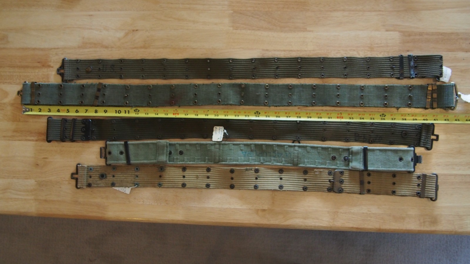 5 pcs Vintage US Military Belts, maybe Japan/Australia. Green/Tan Alice (lot 6)