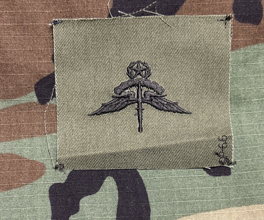 US Army Master Military Freefall Parachutist Badge BDU Sew-On OD Green HALO