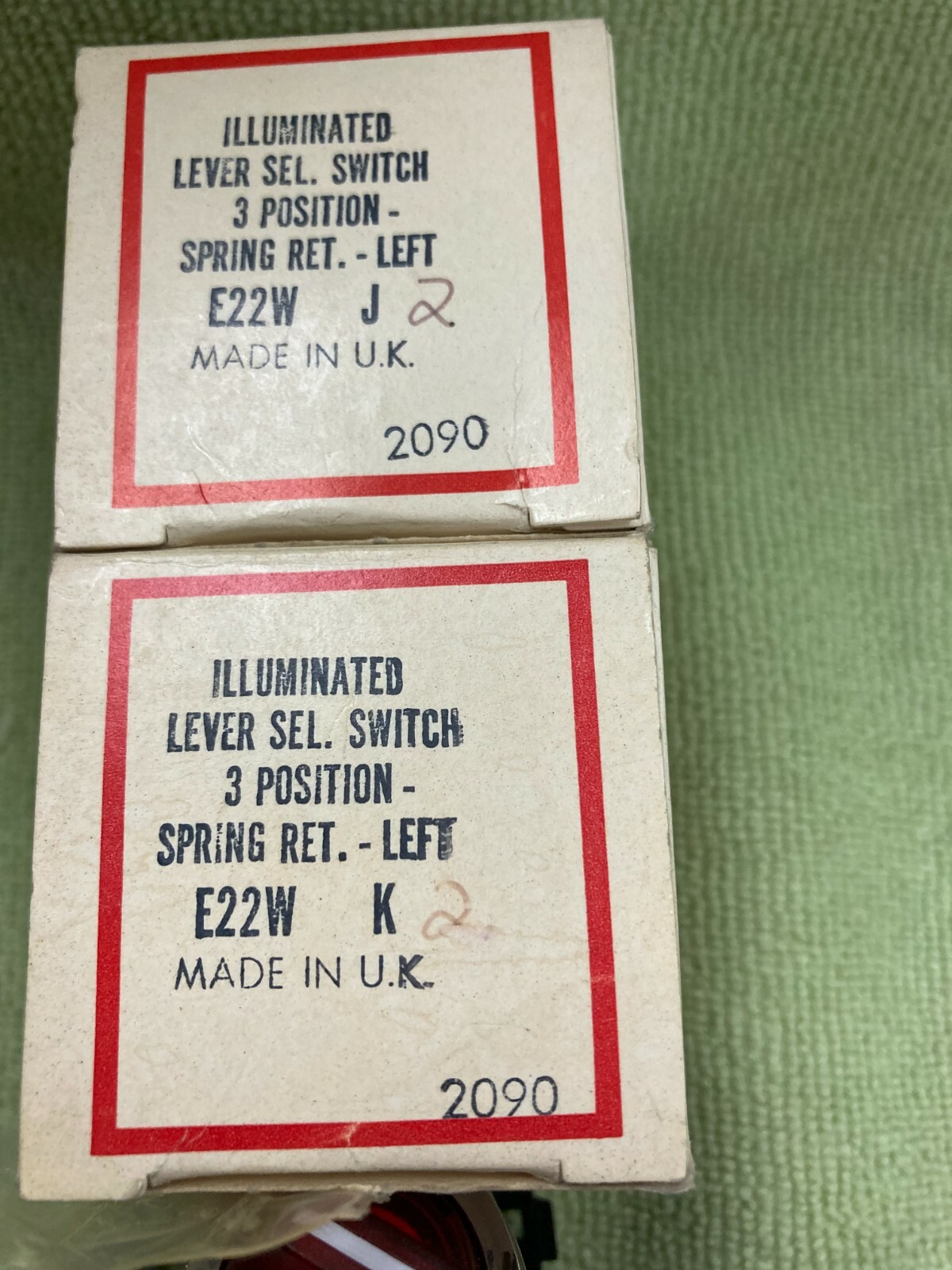 Cutler Hammer E22W Illuminated Lever Selector Switch, 3 Position