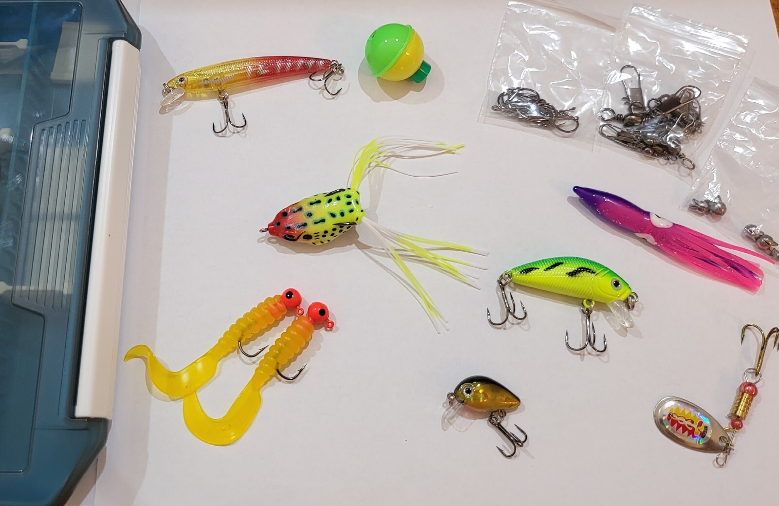 The Sampler 46 Piece Tackle Box (Green)