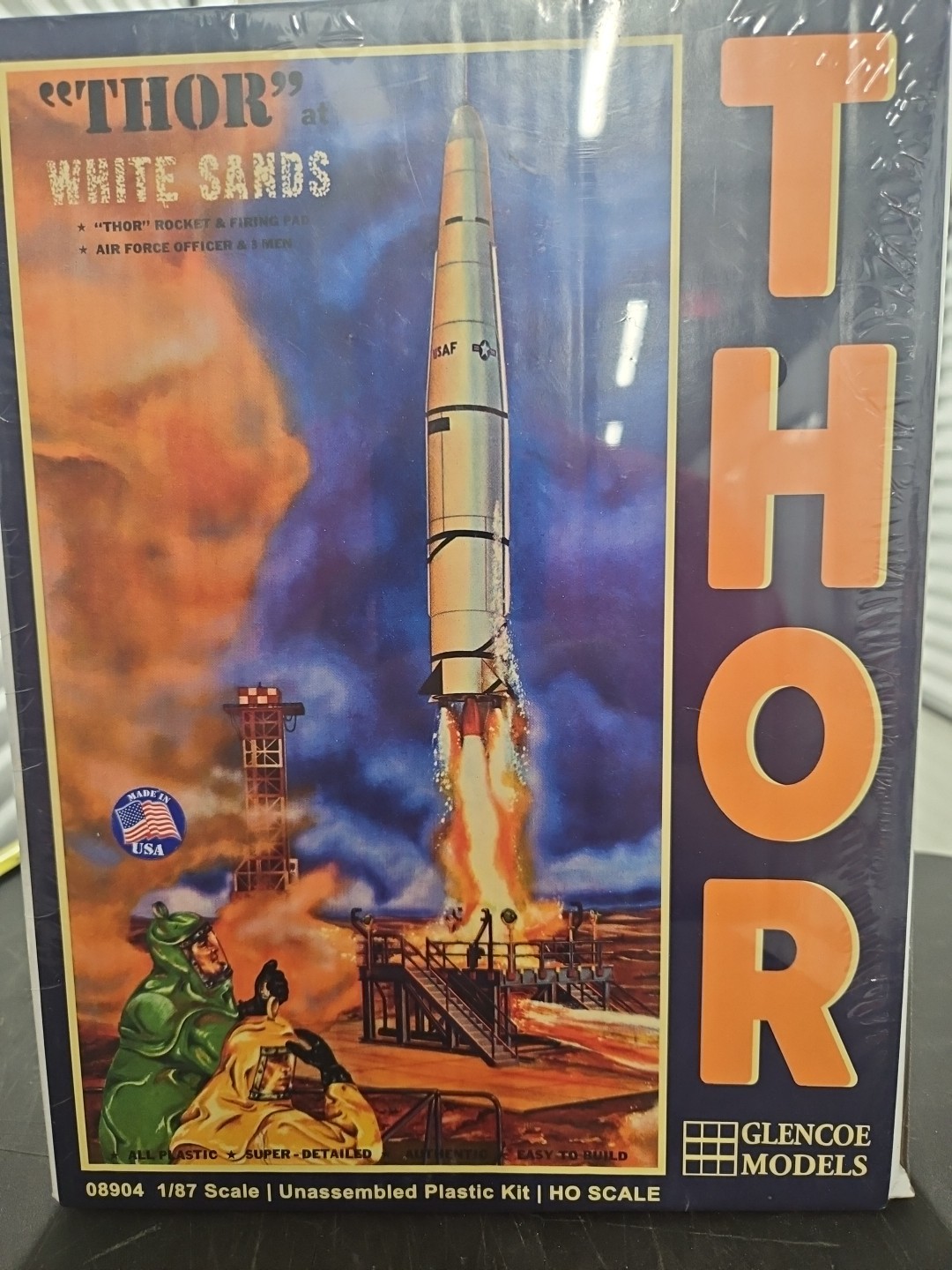 Glencoe THOR Missle & Launch Pad - Plastic Model Spacecraft Kit - 1/87