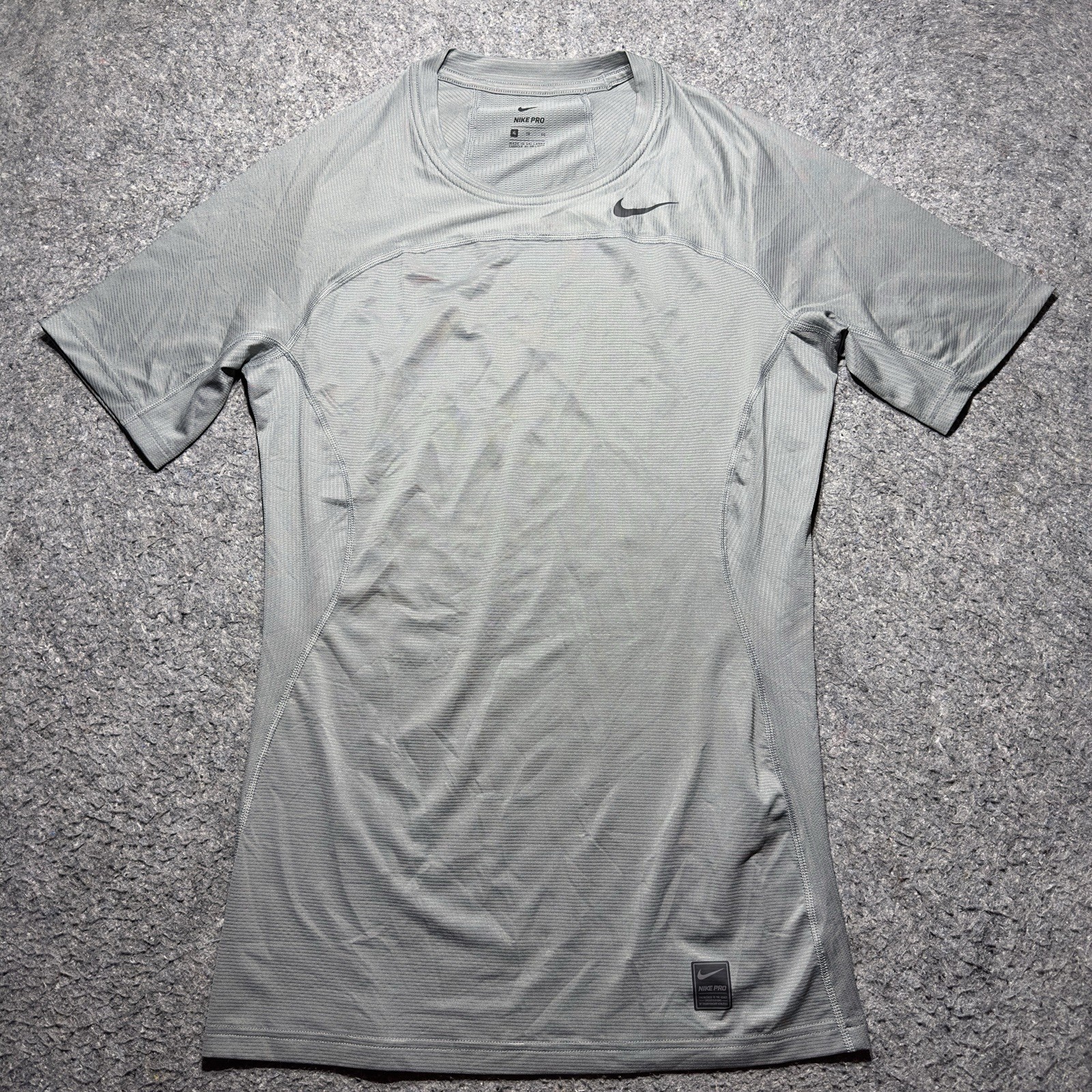 Nike Pro Shirt Mens/Teen XL Gray Short Sleeves Activewear Performance Tee New