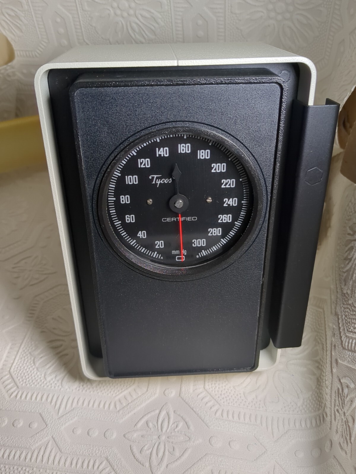 Welch Allyn Tycos Wall Aneroid Sphygmomanometer w/Wall mount